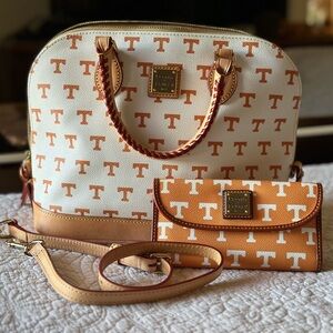 Dooney & Bourke Collegiate University of Tennessee Vachetta leather w/ wallet